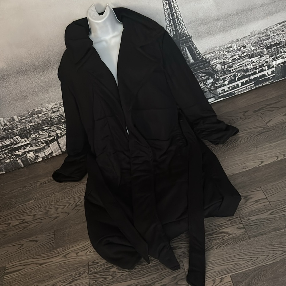 Tahari Women's Black Quilted sleep wear long coat Sz Small